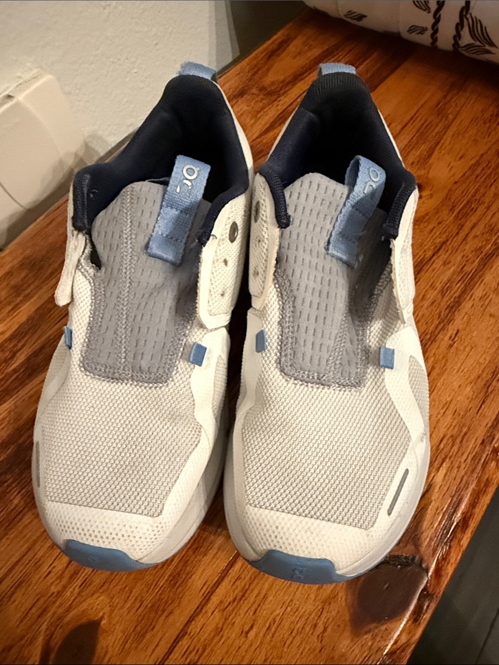 On Running Cloud kids Running Shoes - White & Light Blue